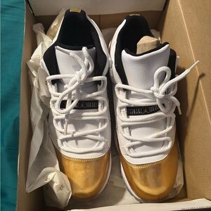 Air Jordan 11 Retro Low Midnight”Closing Ceremony”